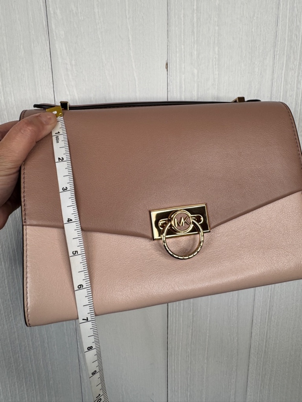 Michael Kors Blush Pink Leather Crossbody Shoulder Bag with Gold Hardware - Picture 12 of 14